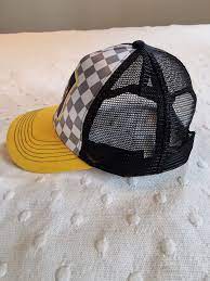 CASQUETTE HELSTONS NOIR ET JAUNE
